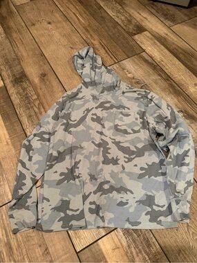 Boys Freefly Light Blue Gray Camo Hoodie Size Small
